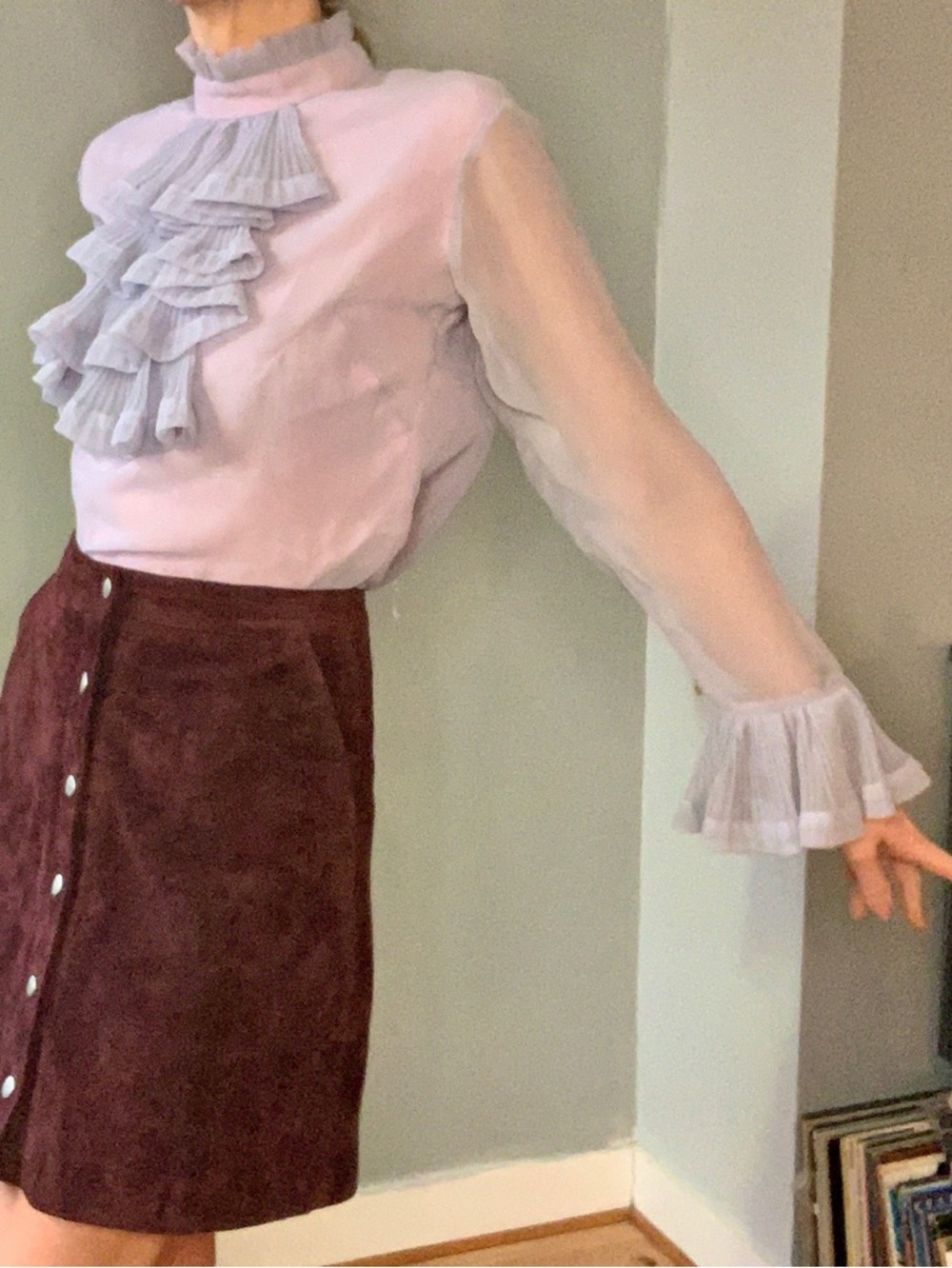 Ruffled Tie-Neck Long Sleeve Blouse in Dusty Pink / lavender